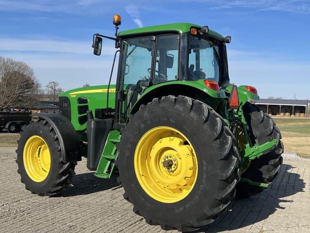 Image of John Deere 7330 equipment image 3
