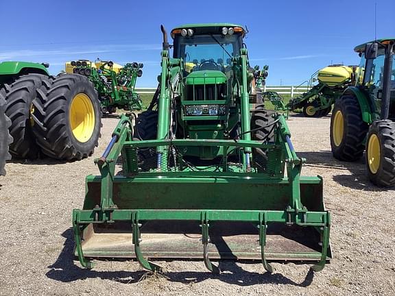 Image of John Deere 7330 equipment image 1