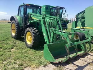 2011 John Deere 7330 Image