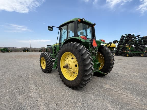 Image of John Deere 7330 equipment image 2