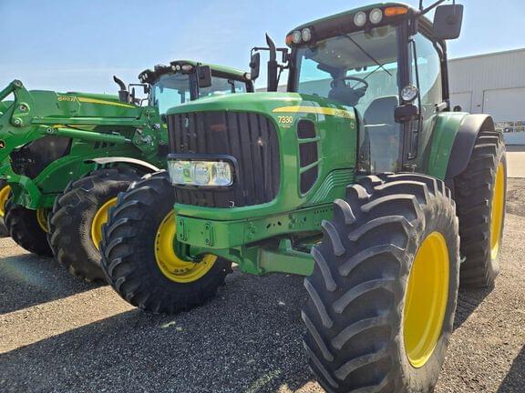 Image of John Deere 7330 Primary image