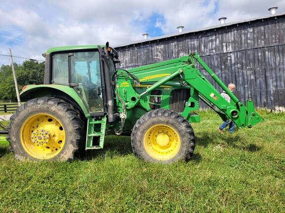 Image of John Deere 7330 equipment image 3