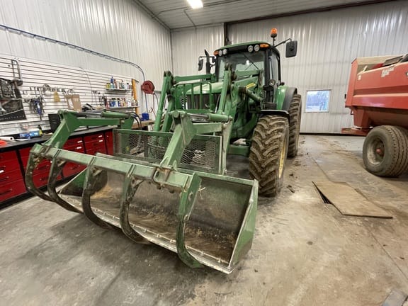 2011 John Deere 7330 Equipment Image0