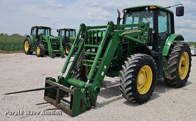 Image of John Deere 7330 Primary image