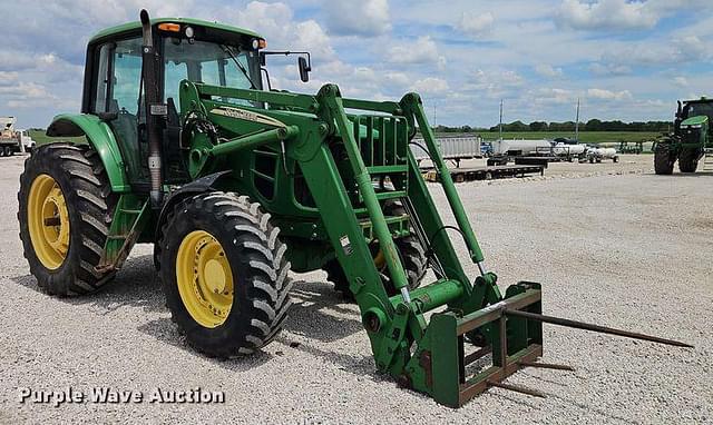 Image of John Deere 7330 equipment image 2