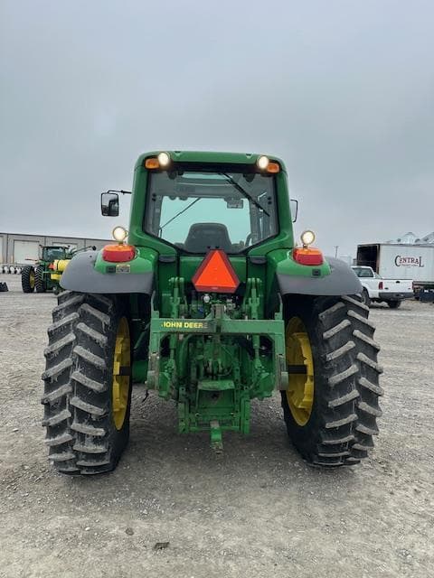 Image of John Deere 7330 equipment image 3