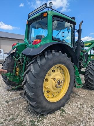 Image of John Deere 7330 equipment image 4