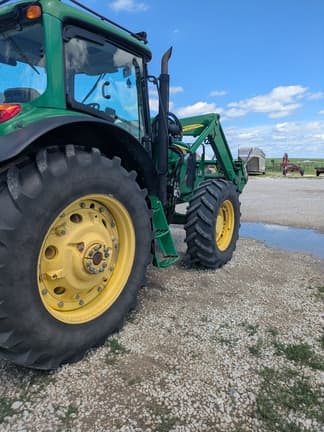 Image of John Deere 7330 equipment image 4