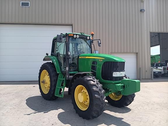 Image of John Deere 7430 Premium Image 0