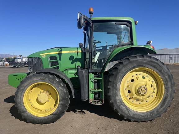 Image of John Deere 7430 Premium equipment image 1