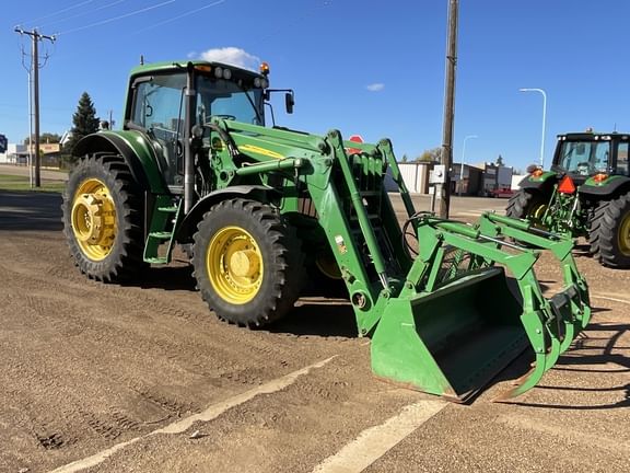 2011 John Deere 7430 Premium Equipment Image0
