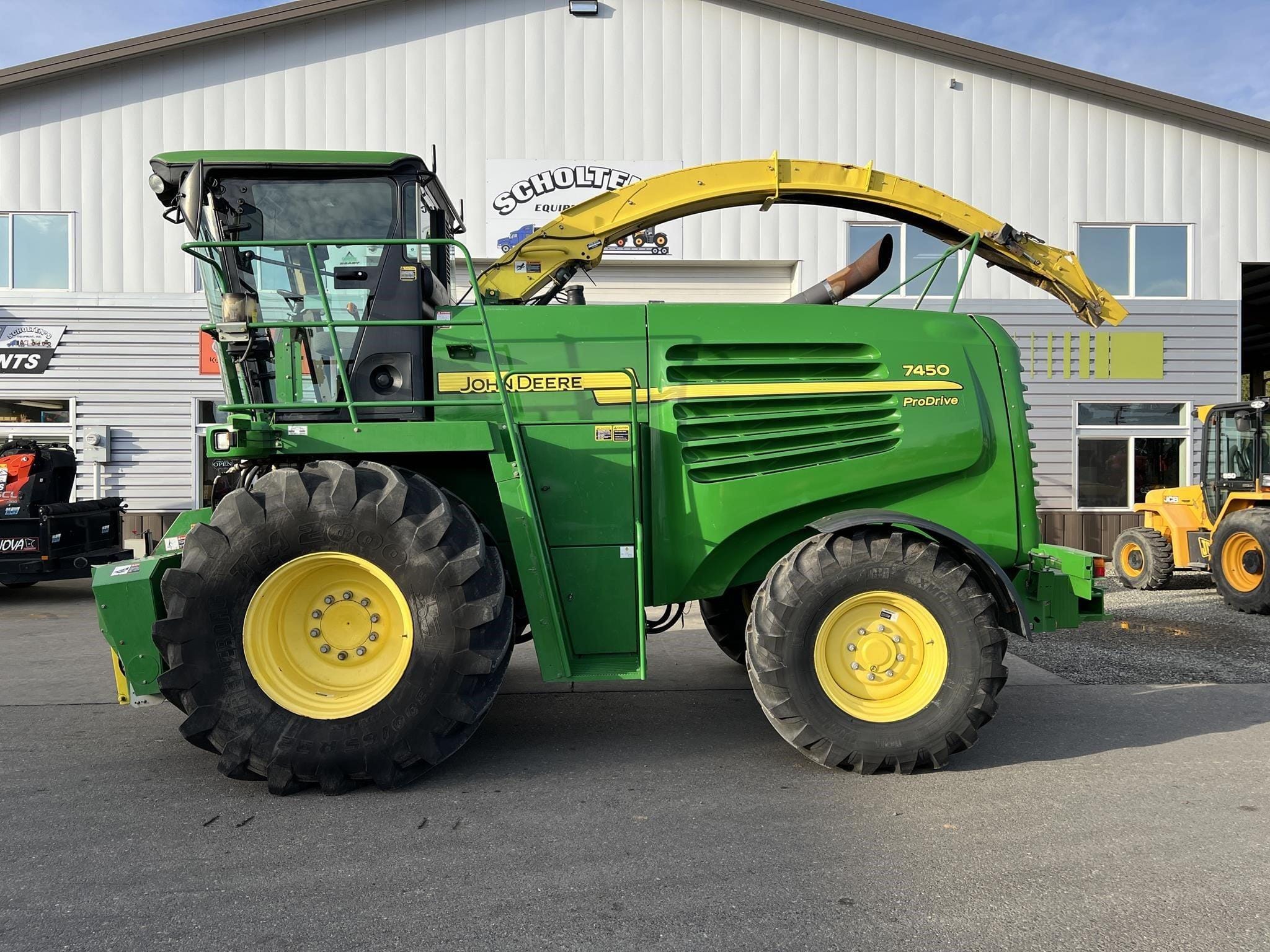 2011 John Deere 7450 Equipment Image0