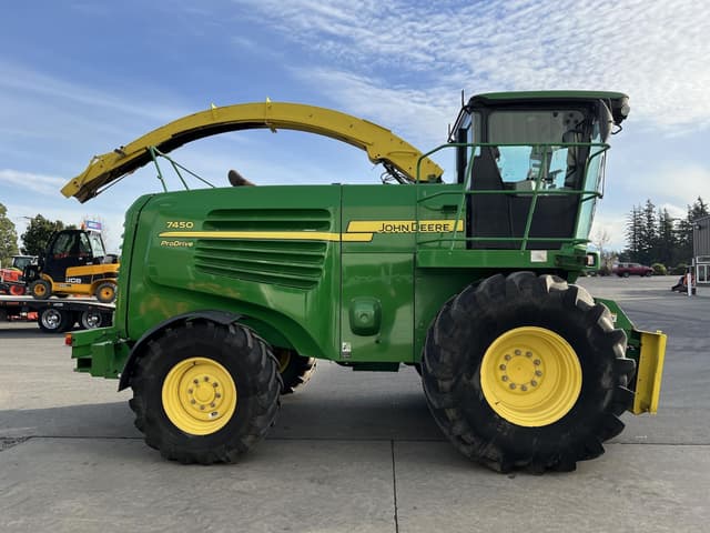 Image of John Deere 7450 equipment image 4