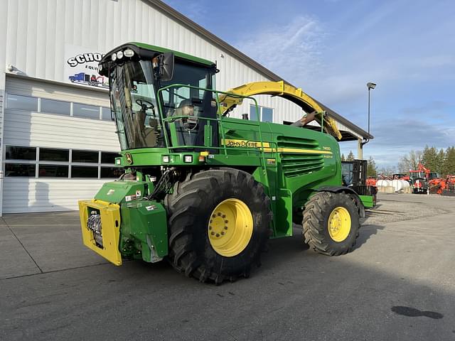 Image of John Deere 7450 equipment image 1