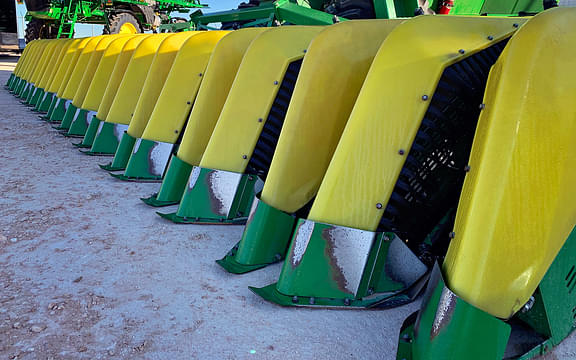 Image of John Deere 7460 equipment image 4