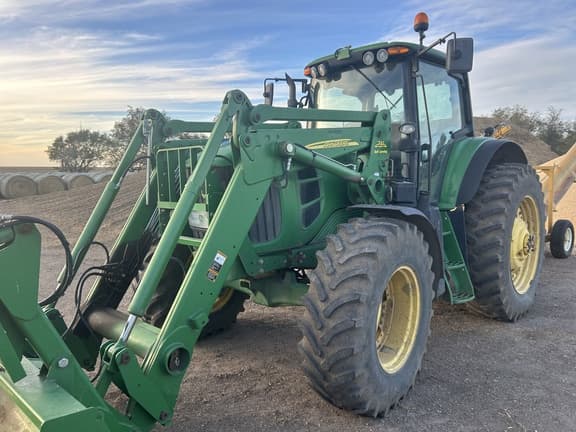 Image of John Deere 7530 Premium equipment image 3