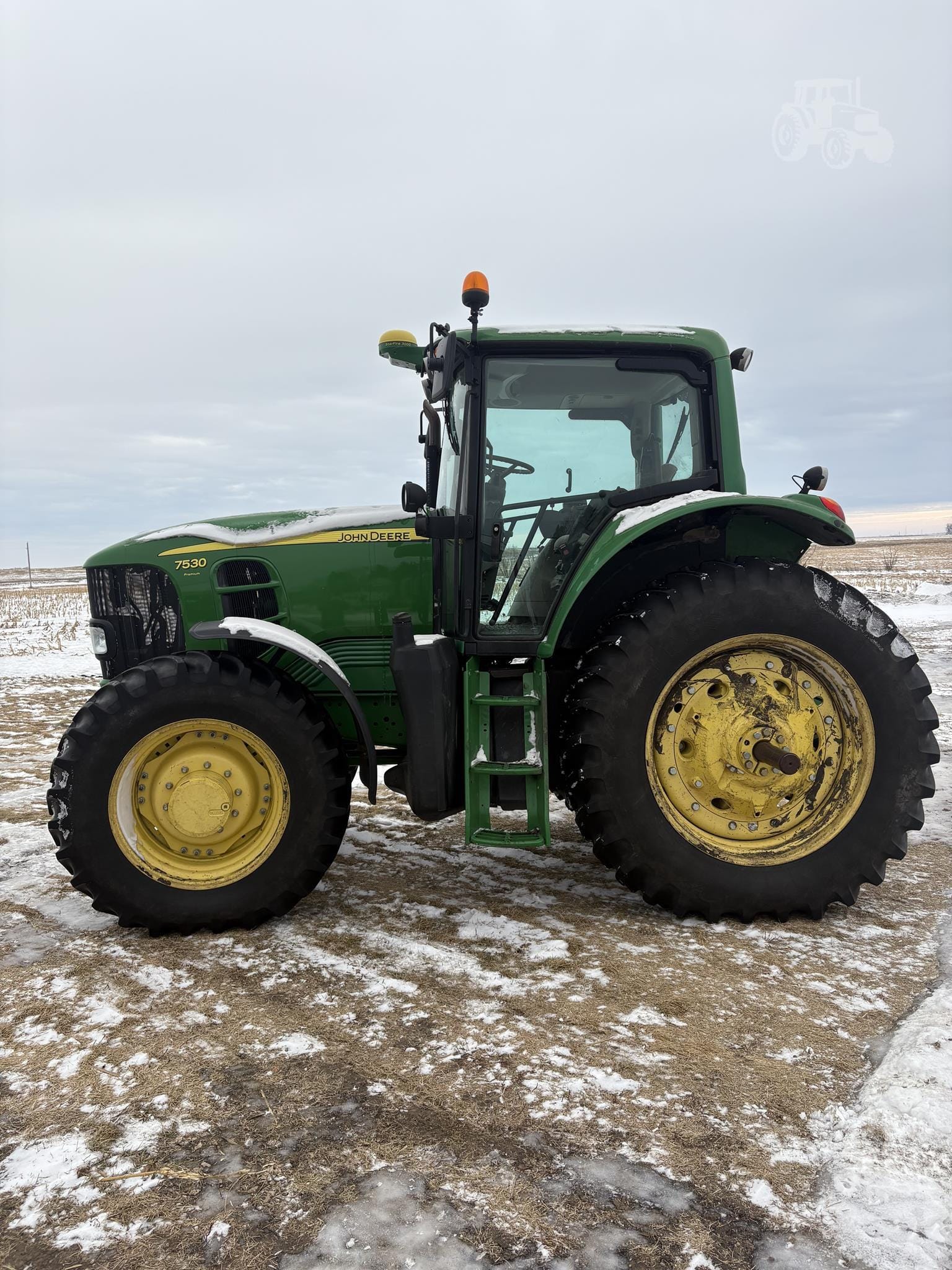 2011 John Deere 7530 Premium Equipment Image0