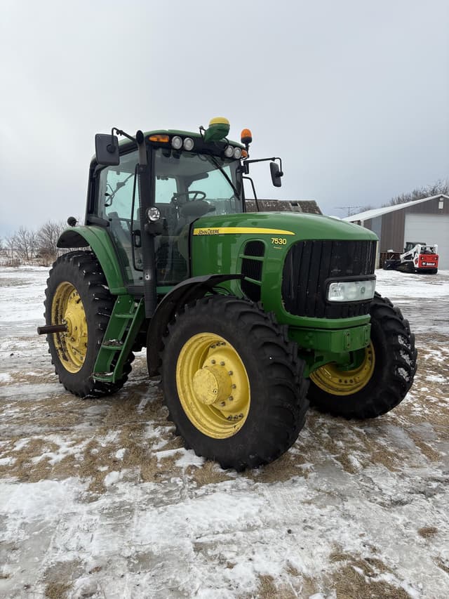 Image of John Deere 7530 Premium equipment image 4
