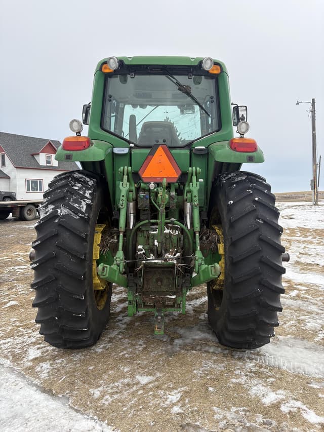 Image of John Deere 7530 Premium equipment image 2