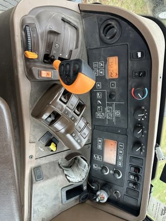 Image of John Deere 7630 equipment image 2