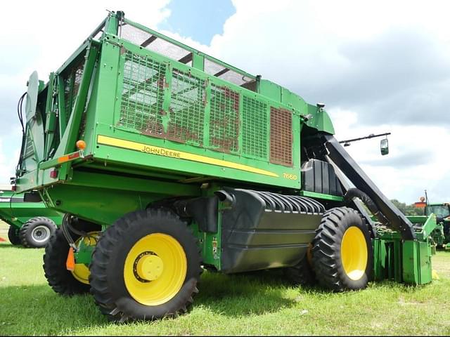 Image of John Deere 7660 equipment image 2