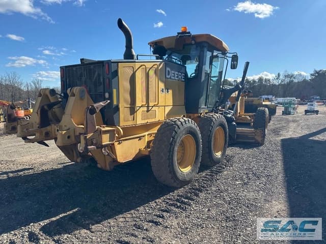 Image of John Deere 772G equipment image 2