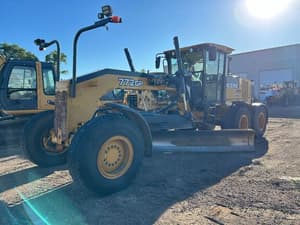 2011 John Deere 772G Image