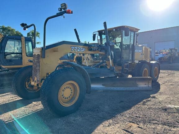 Image of John Deere 772G equipment image 1