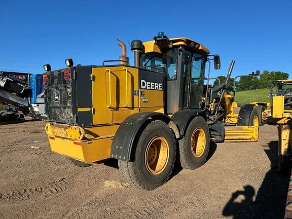 Image of John Deere 772G equipment image 4
