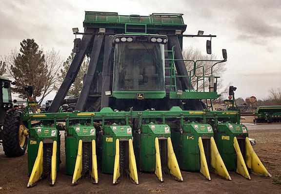 Image of John Deere 7760 equipment image 1