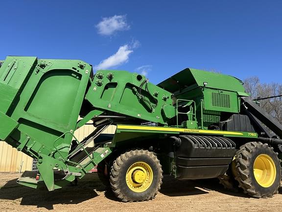 Image of John Deere 7760 equipment image 2