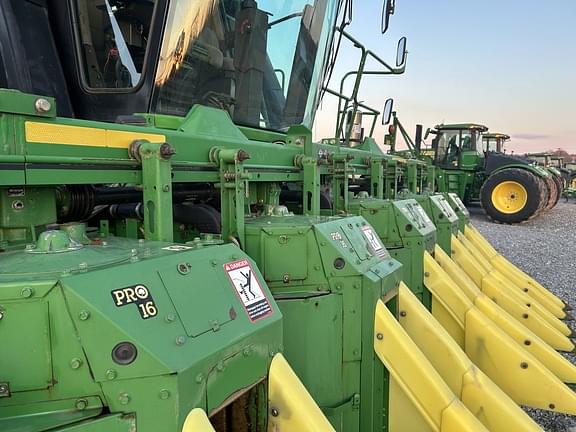 Image of John Deere 7760 equipment image 3