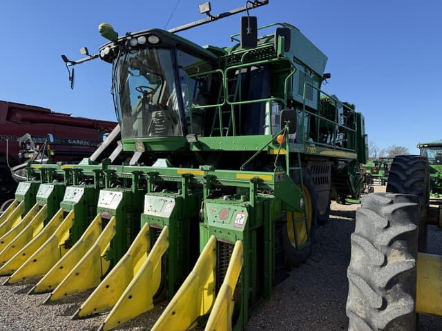 Image of John Deere 7760 equipment image 2