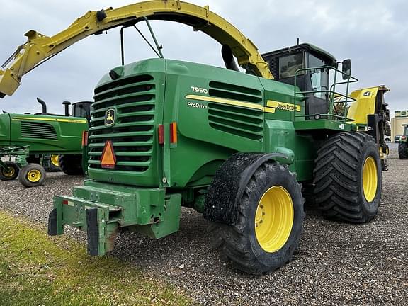 Image of John Deere 7950 equipment image 2