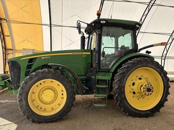 Image of John Deere 8225R Primary image