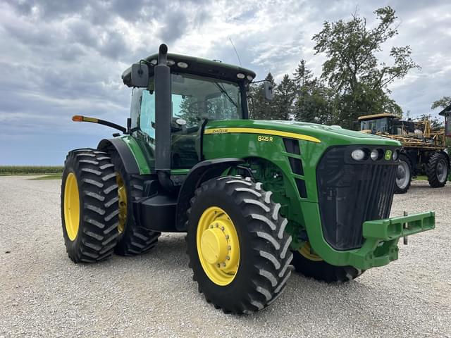 Image of John Deere 8225R equipment image 4