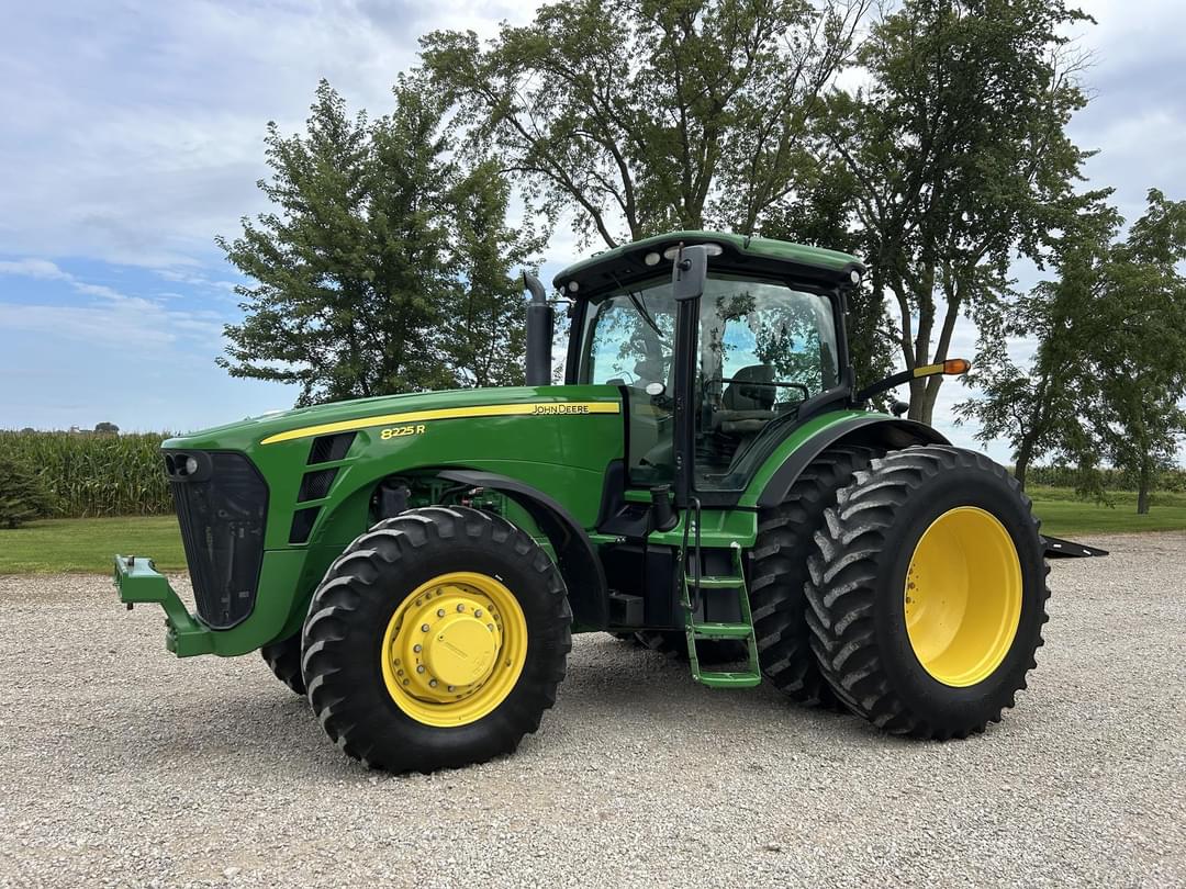 Image of John Deere 8225R Primary image