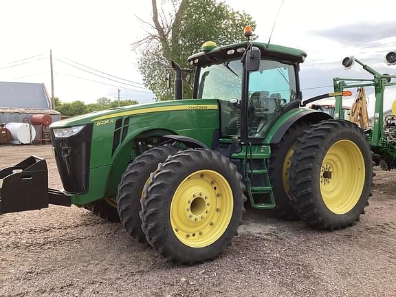 Image of John Deere 8235R Primary image