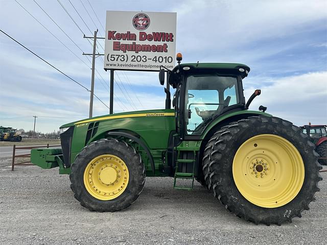 Image of John Deere 8235R equipment image 2