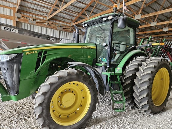 2011 John Deere 8235R Equipment Image0