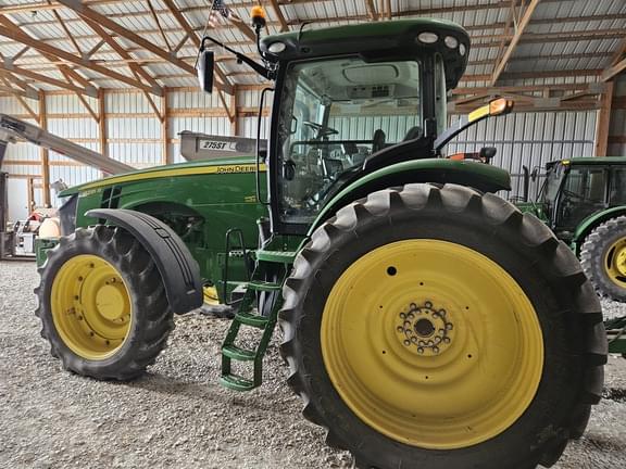 Image of John Deere 8235R equipment image 2