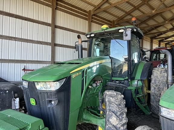 Image of John Deere 8235R equipment image 1