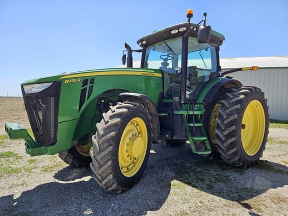 2011 John Deere 8235R Equipment Image0