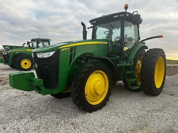 2011 John Deere 8235R Equipment Image0