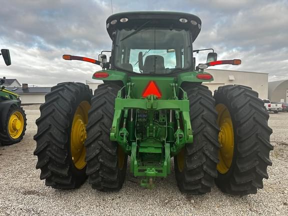 Image of John Deere 8235R equipment image 1