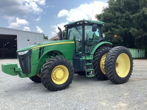 Image of John Deere 8235R Primary image