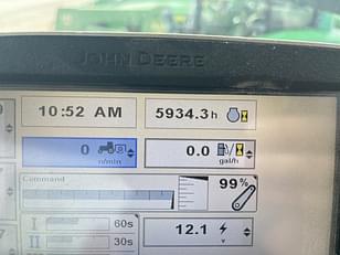 Main image John Deere 8235R 3