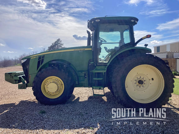 Image of John Deere 8235R Primary image