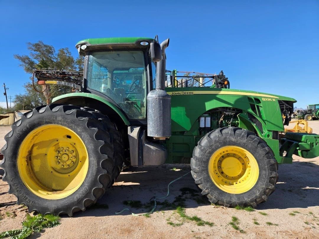 Image of John Deere 8235R Primary image