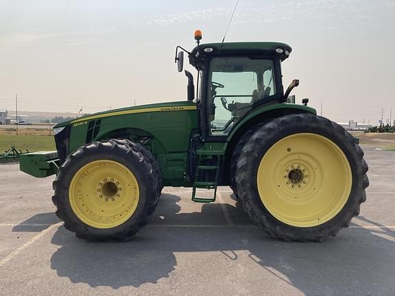 Image of John Deere 8235R equipment image 2